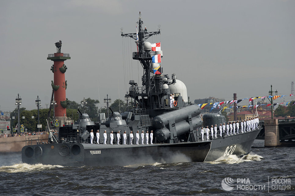 Ракетный катер 3го ранга Чувашия во время генеральной репетиции парада, посвященного Дню Военно-Морского Флота (ВМФ), в Санкт-Петербурге Ракетный катер 3го ранга Чувашия во время генеральной репетиции парада, посвященного Дню Военно-Морского Флота (ВМФ), в Санкт-Петербурге