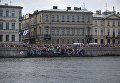 Жители и гости Санкт-Петербурга во время главного военно-морского парада в честь Дня Военно-морского флота России. 30 июля 2017 Жители и гости Санкт-Петербурга во время главного военно-морского парада в честь Дня Военно-морского флота России. 30 июля 2017