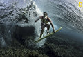 Работа фотографа Rodney Bursiel Under The Wave, занявшая 3-е место в категории Люди в фотоконкурсе 2017 National Geographic Travel Photographer of the Year Работа фотографа Rodney Bursiel Under The Wave, занявшая 3-е место в категории Люди в фотоконкурсе 2017 National Geographic Travel Photographer of the Year