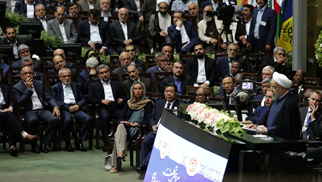 Верховный лидер Ирана утвердил в должности президента Роухани