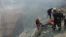 Промышленные альпинисты приступили к работе на руднике Мир Промышленные альпинисты приступили к работе на руднике Мир