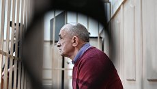 Бывший глава Удмуртии Александр Соловьев в Басманном суде во время рассмотрения ходатайства следствия об изменении меры пресечения. 7 августа 2017 Бывший глава Удмуртии Александр Соловьев в Басманном суде во время рассмотрения ходатайства следствия об изменении меры пресечения. 7 августа 2017