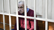 Бывший глава Удмуртии Александр Соловьев в Басманном суде во время рассмотрения ходатайства следствия об изменении меры пресечения. 7 августа 2017 Бывший глава Удмуртии Александр Соловьев в Басманном суде во время рассмотрения ходатайства следствия об изменении меры пресечения. 7 августа 2017