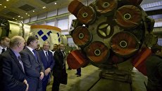 Президент Украины Петр Порошенко на заводе Южмаш в Днепре. 2014 год Президент Украины Петр Порошенко на заводе Южмаш в Днепре. 2014 год