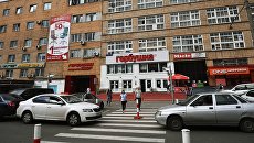 Здание торгового центра Горбушкин двор в Москве, на месте которого могут построить жилые комплексы Здание торгового центра Горбушкин двор в Москве, на месте которого могут построить жилые комплексы