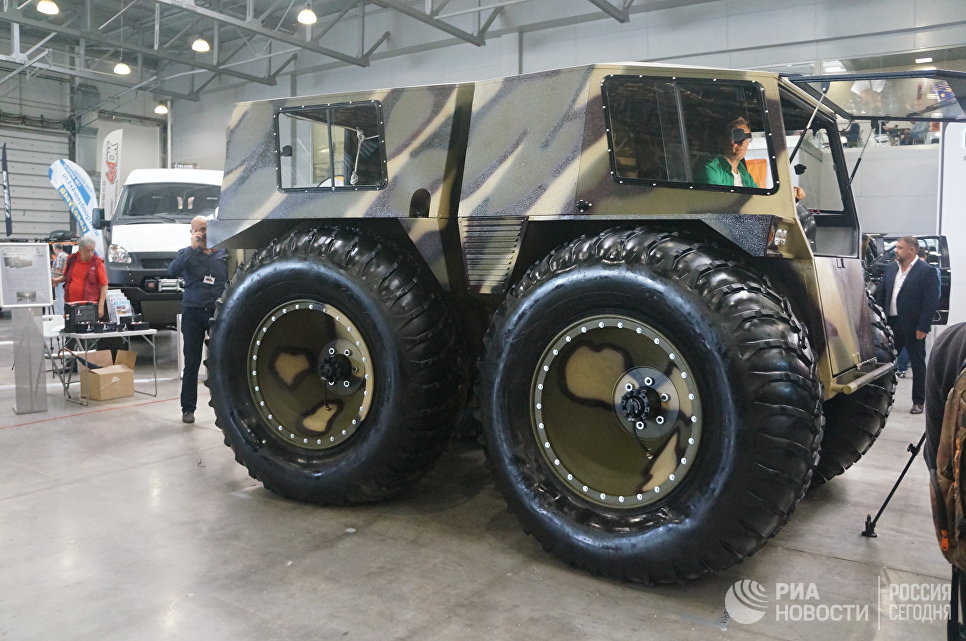 Автомобиль на Международной выставке внедорожников, кроссоверов и вездеходов Moscow Off-road Show - 2017 Автомобиль на Международной выставке внедорожников, кроссоверов и вездеходов Moscow Off-road Show - 2017