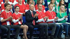 Президент РФ Владимир Путин принимает участие во всероссийском открытом уроке Россия, устремлённая в будущее в Ярославле. 1 сентября 2017 Президент РФ Владимир Путин принимает участие во всероссийском открытом уроке Россия, устремлённая в будущее в Ярославле. 1 сентября 2017