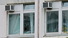 Поврежденное окно школы №1 в Ивантеевке Московской области, где подросток открыл стрельбу. 5 сентября 2017 Поврежденное окно школы №1 в Ивантеевке Московской области, где подросток открыл стрельбу. 5 сентября 2017