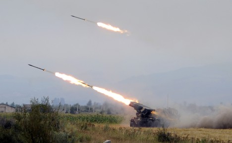 Грузинские войска ведут обстрел Цхинвали Грузинские войска ведут обстрел Цхинвали