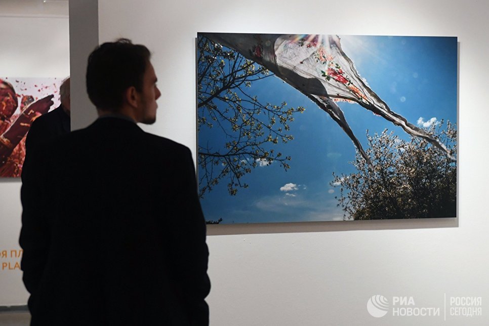 На выставке работ финалистов Международного конкурса фотожурналистики имени Андрея Стенина в Центре фотографии имени братьев Люмьер в Москве На выставке работ финалистов Международного конкурса фотожурналистики имени Андрея Стенина в Центре фотографии имени братьев Люмьер в Москве