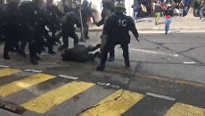 Журналист Алексис Краланд пострадал от действий полиции во время протестов в Париже Журналист Алексис Краланд пострадал от действий полиции во время протестов в Париже