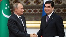 Владимир Путин и президент Туркмении Гурбангулы Бердымухамедов. Архивное фото Владимир Путин и президент Туркмении Гурбангулы Бердымухамедов. Архивное фото