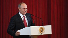 Владимир Путин выступает на праздничном концерте по случаю Дня учителя. 5 октября 2017 Владимир Путин выступает на праздничном концерте по случаю Дня учителя. 5 октября 2017