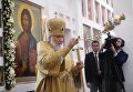 Патриарх Московский и всея Руси Кирилл во время служения чина Великого освящения храма преподобного Сергия Радонежского на Ходынском поле Патриарх Московский и всея Руси Кирилл во время служения чина Великого освящения храма преподобного Сергия Радонежского на Ходынском поле