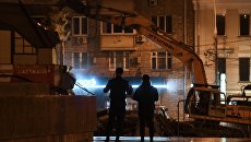 Снос незаконно построенного торгового павильона рядом со станцией метро Улица 1905 года в Москве Снос незаконно построенного торгового павильона рядом со станцией метро Улица 1905 года в Москве