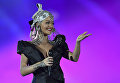 Ведущая церемонии MTV Europe Music Awards Рита Ора Ведущая церемонии MTV Europe Music Awards Рита Ора