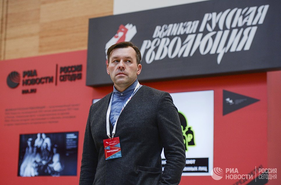 Руководитель Дизайн-центра МИА Россия сегодня Антон Степанов на выставке Великая русская революция на Санкт-Петербургском международном культурном форуме Руководитель Дизайн-центра МИА Россия сегодня Антон Степанов на выставке Великая русская революция на Санкт-Петербургском международном культурном форуме