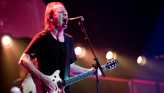 Скончался сооснователь AC/DC Малькольм Янг Скончался сооснователь AC/DC Малькольм Янг