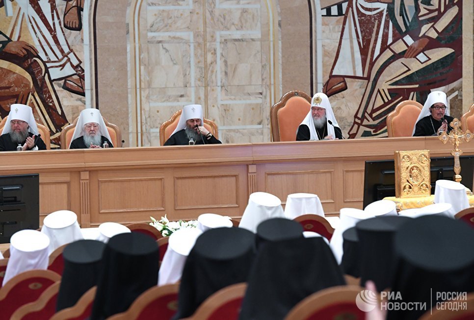 Митрополит Астанайский и Казахстанский, митрополит Крутицкий и Коломенский Ювеналий, митрополит Киевский и всея Украины Онуфрий, патриарх Московский и всея Руси Кирилл и митрополит Токийский и всея Японии Даниил на открытии Архиерейского собора РПЦ в храме Христа Спасителя в Москве Митрополит Астанайский и Казахстанский, митрополит Крутицкий и Коломенский Ювеналий, митрополит Киевский и всея Украины Онуфрий, патриарх Московский и всея Руси Кирилл и митрополит Токийский и всея Японии Даниил на открытии Архиерейского собора РПЦ в храме Христа Спасителя в Москве