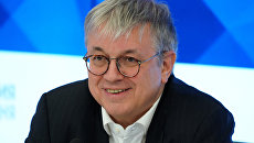 Ректор НИУ ВШЭ Ярослав Кузьминов в ММПЦ МИА Россия сегодня на пресс-конференции, посвященной проведению олимпиады Я – профессионал. 7 декабря 2017 Ректор НИУ ВШЭ Ярослав Кузьминов в ММПЦ МИА Россия сегодня на пресс-конференции, посвященной проведению олимпиады Я – профессионал. 7 декабря 2017