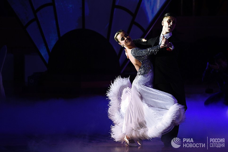 Участники вечера, посвященного 60-летию танцевального спорта в России, в Малом зале Государственного Кремлевского дворца Участники вечера, посвященного 60-летию танцевального спорта в России, в Малом зале Государственного Кремлевского дворца
