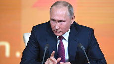Президент РФ Владимир Путин во время большой ежегодной пресс-конференции Президент РФ Владимир Путин во время большой ежегодной пресс-конференции