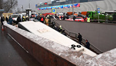 В Москве на Можайском шоссе автобус въехал в пешеходный переход В Москве на Можайском шоссе автобус въехал в пешеходный переход