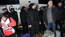 Пленные ДНР во время обмена пленными между ЛНР и ДНР и Киевом между поселками Майорск и Горловка. 27 декабря 2017 Пленные ДНР во время обмена пленными между ЛНР и ДНР и Киевом между поселками Майорск и Горловка. 27 декабря 2017