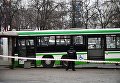 Сотрудник правоохранительных органов у пассажирского автобуса, въехавшего в остановку на Сходненской улице в Москве. 29 декабря 2017 Сотрудник правоохранительных органов у пассажирского автобуса, въехавшего в остановку на Сходненской улице в Москве. 29 декабря 2017