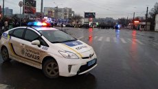 Сотрудники правоохранительных органов возле отделения Укрпочты в Харькове, Украина. 30 декабря 2017 Сотрудники правоохранительных органов возле отделения Укрпочты в Харькове, Украина. 30 декабря 2017