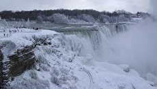 Аномальные холода превратили Ниагарский водопад в ледяное королевство Аномальные холода превратили Ниагарский водопад в ледяное королевство