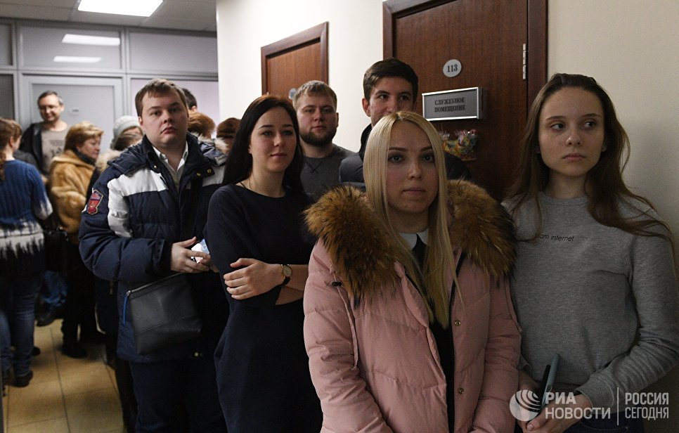 Штаб В. Путина собрал нужное для выдвижения в президенты число подписей