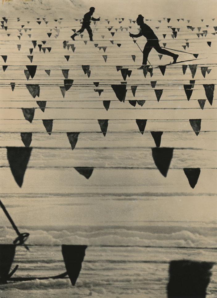 Работа фотографа Л. А. Бородулина Эстафета, 1969 Работа фотографа Л. А. Бородулина Эстафета, 1969