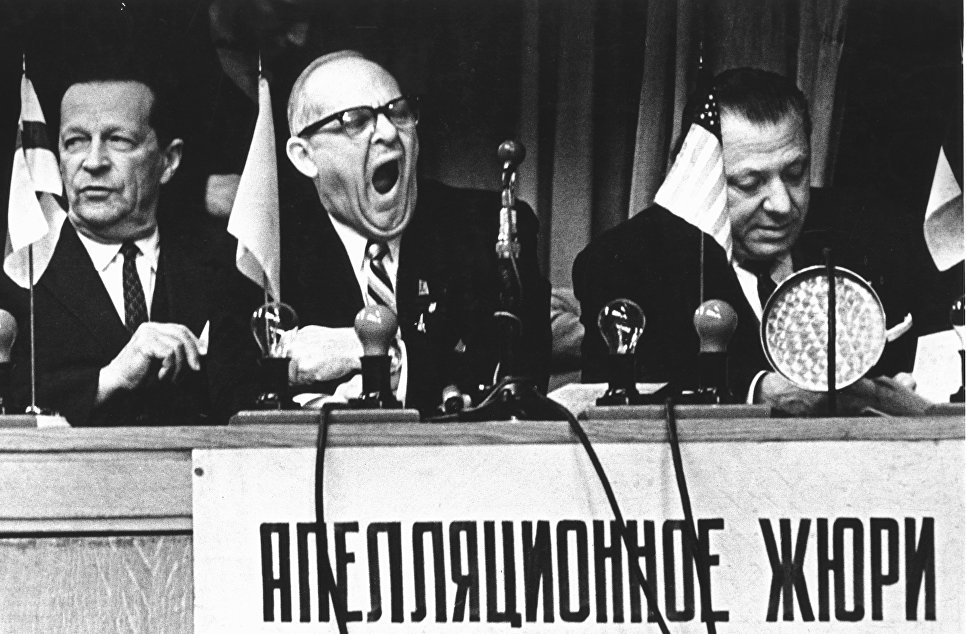 Работа фотографа Л. А. Бородулина А судьи кто?, г. Москва, 1960 Работа фотографа Л. А. Бородулина А судьи кто?, г. Москва, 1960