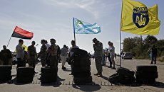 Активисты запрещенных в России Медждиса и Правого сектора блокируют автомобильную трассу на границе Украины и Крыма у поселка Чонгар Активисты запрещенных в России Медждиса и Правого сектора блокируют автомобильную трассу на границе Украины и Крыма у поселка Чонгар
