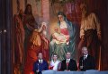 Президент РФ Владимир Путин и председатель правительства РФ Дмитрий Медведев с супругой Светланой на праздничном пасхальном богослужении в кафедральном соборном Храме Христа Спасителя Президент РФ Владимир Путин и председатель правительства РФ Дмитрий Медведев с супругой Светланой на праздничном пасхальном богослужении в кафедральном соборном Храме Христа Спасителя