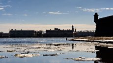 Ледоход на Неве в Санкт-Петербурге Ледоход на Неве в Санкт-Петербурге