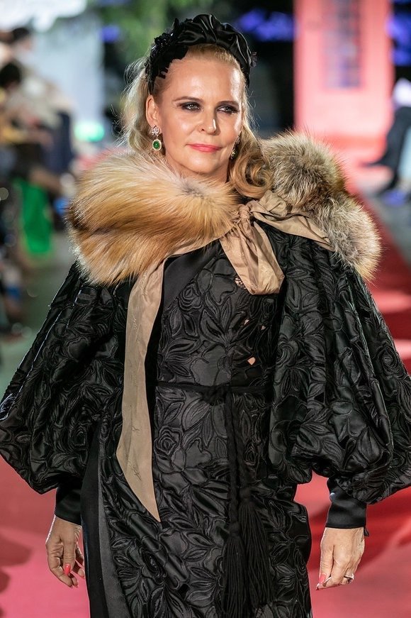 Fashion-шоу фонда Русский Силуэт в галерее искусств Зураба Церетели в рамках 40-го ММКФ Fashion-шоу фонда Русский Силуэт в галерее искусств Зураба Церетели в рамках 40-го ММКФ