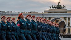 Парадные расчеты военнослужащих на репетиции военного парада. Архивное фото Парадные расчеты военнослужащих на репетиции военного парада. Архивное фото