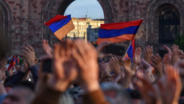 В Ереване начались протесты у резиденции Пашиняна