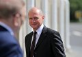Первый заместитель руководителя администрации президента РФ Сергей Кириенко перед началом церемонии инаугурации избранного президента РФ Владимира Путина в Кремле Первый заместитель руководителя администрации президента РФ Сергей Кириенко перед началом церемонии инаугурации избранного президента РФ Владимира Путина в Кремле