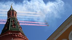 Штурмовики Су-25 БМ на военном параде, посвященном 73-й годовщине Победы в Великой Отечественной войне 1941-1945 годов Штурмовики Су-25 БМ на военном параде, посвященном 73-й годовщине Победы в Великой Отечественной войне 1941-1945 годов