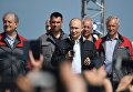 Президент РФ Владимир Путин выступает на митинге-концерте по случаю открытия автодорожной части Крымского моста. 15 мая 2018 Президент РФ Владимир Путин выступает на митинге-концерте по случаю открытия автодорожной части Крымского моста. 15 мая 2018