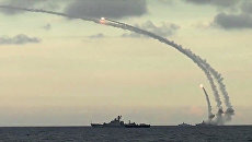 Из акватории Каспийского моря ракетными кораблями Каспийской флотилии РФ нанесен массированный удар 18-ю крылатыми ракетами комплекса Калибр-НК по 7-ми целям позиций террористов в Сирии. Архивное фото Из акватории Каспийского моря ракетными кораблями Каспийской флотилии РФ нанесен массированный удар 18-ю крылатыми ракетами комплекса Калибр-НК по 7-ми целям позиций террористов в Сирии. Архивное фото