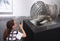 Посетительница на открытии выставки Вадим Космачёв. Дыхание скульптуры в Третьяковской галерее на Крымском валу Посетительница на открытии выставки Вадим Космачёв. Дыхание скульптуры в Третьяковской галерее на Крымском валу