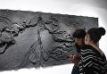 Посетительницы на открытии выставки Вадим Космачёв. Дыхание скульптуры в Третьяковской галерее на Крымском валу Посетительницы на открытии выставки Вадим Космачёв. Дыхание скульптуры в Третьяковской галерее на Крымском валу