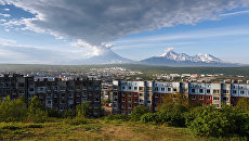Вид на город Петропавловск-Камчатский. Архивное фото Вид на город Петропавловск-Камчатский. Архивное фото