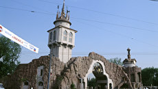 Главный вход в Московский зоопарк. Архивное фото Главный вход в Московский зоопарк. Архивное фото