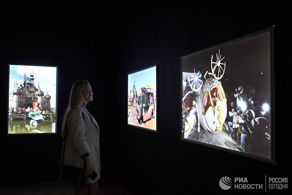Предпоказ выставки Бэнкси в Москве Предпоказ выставки Бэнкси в Москве