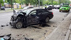 Последствия ДТП с участием трех транспортных средств на пересечении 2-й Павловского пер. и Подольского шоссе. 3 июня 2018 Последствия ДТП с участием трех транспортных средств на пересечении 2-й Павловского пер. и Подольского шоссе. 3 июня 2018